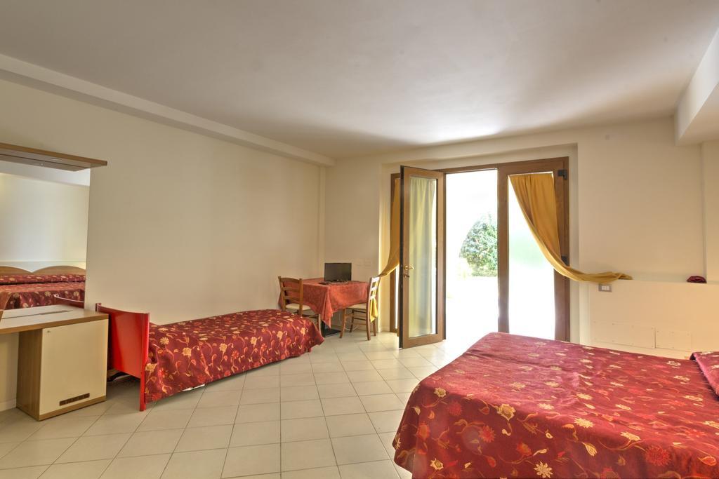 Albergo Le Piante Manerba del Garda Dış mekan fotoğraf