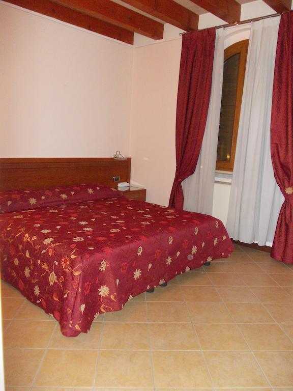 Albergo Le Piante Manerba del Garda Dış mekan fotoğraf